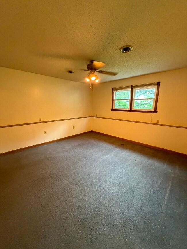 Building Photo - 20740 Harris Ln