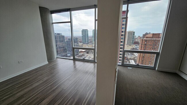 Building Photo - 128 W Chicago Ave