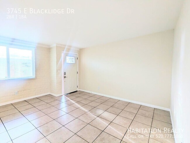 Building Photo - 3745 E Blacklidge Dr