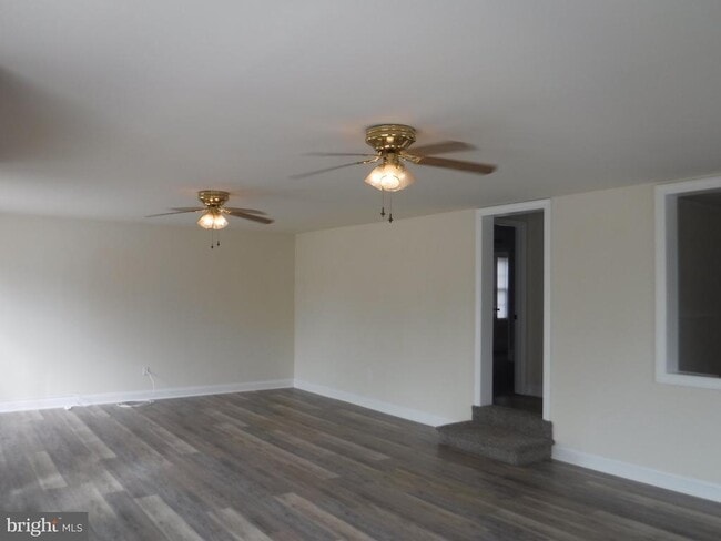 Building Photo - 10051 Dupont Blvd