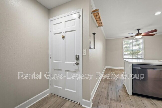 Building Photo - 4331 Plaza Gate Ln
