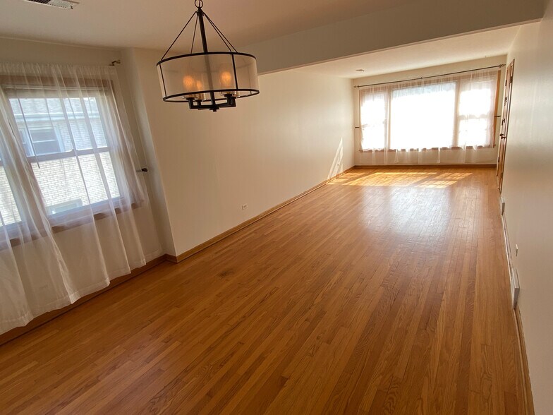 Building Photo - 2054 Parkside Dr