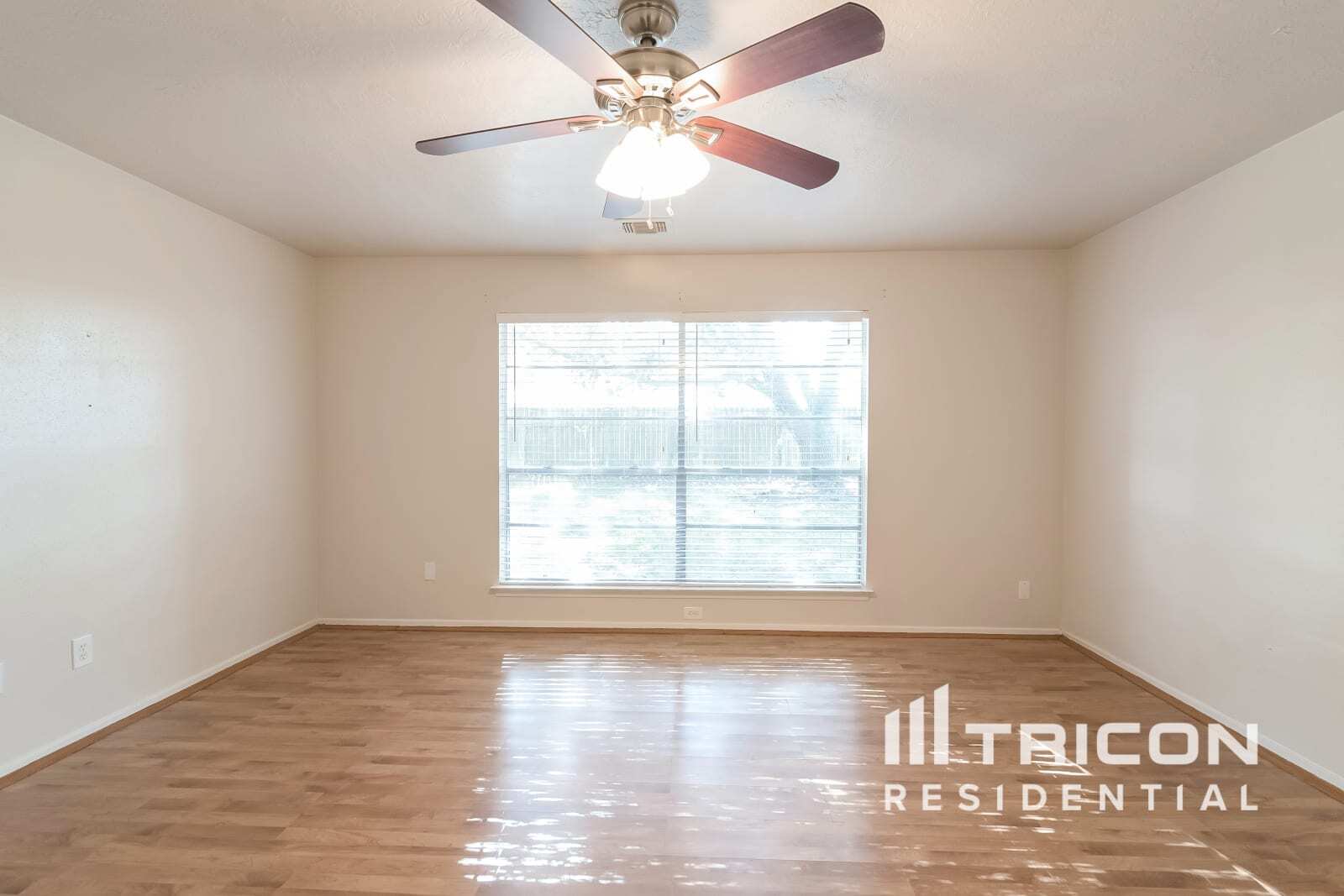 Building Photo - 16923 Summer Dawn Pl