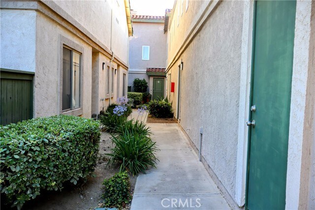 Building Photo - 8425 Sunset Trail Pl