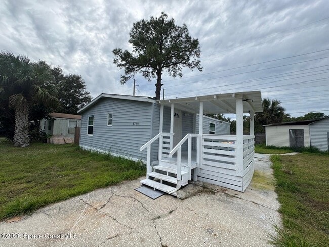 Building Photo - 4760 Lake Ontario Dr