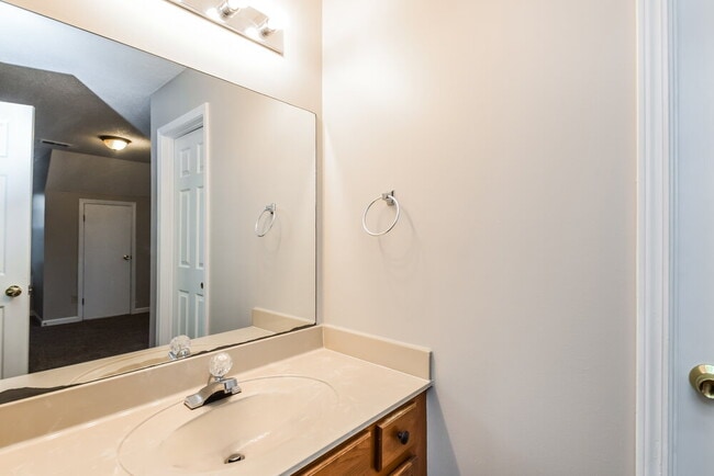 Building Photo - 4483 Shadow Glen Cove