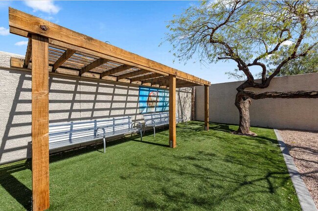 Building Photo - 2155 S 55th St