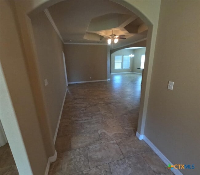 Building Photo - 2902 Lenora Dr