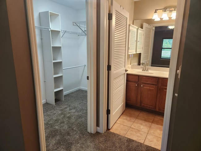 Building Photo - Belle Haven 2-Bedroom Condo with Pond View...
