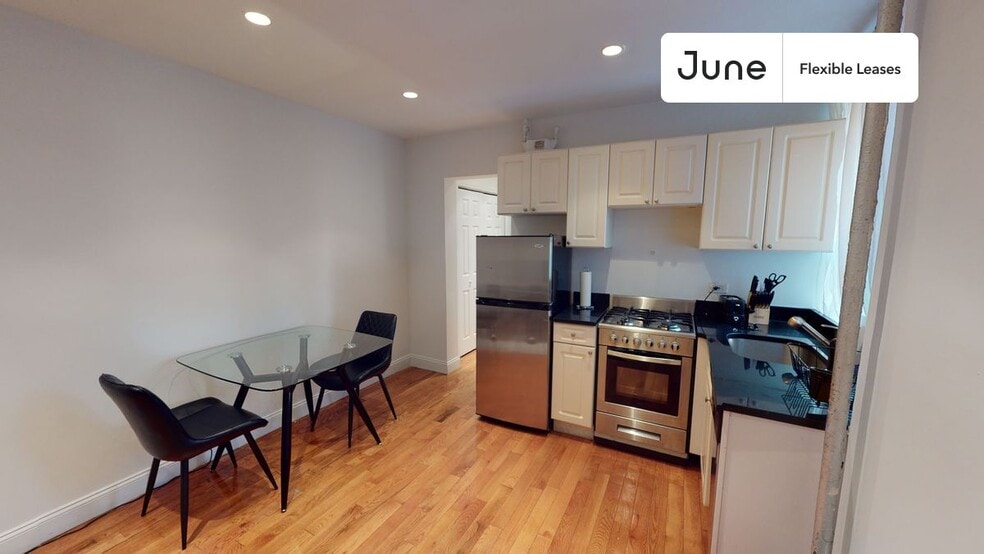 Building Photo - 23 E 109th St
