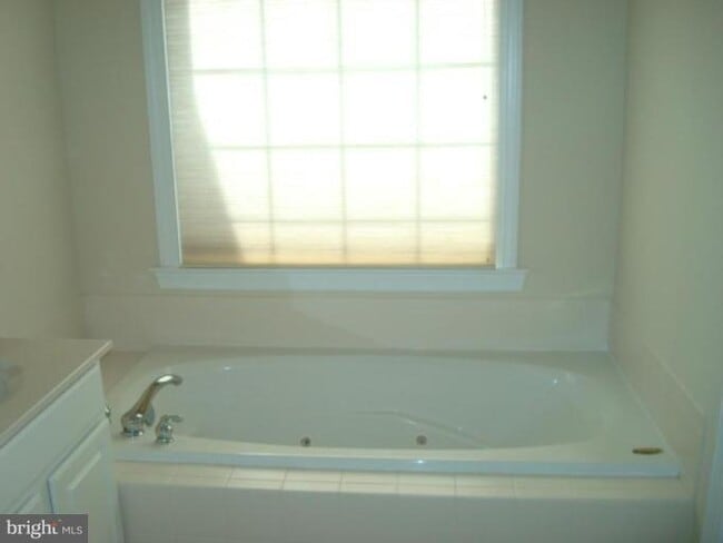 Building Photo - 11445 Fogarty Ct