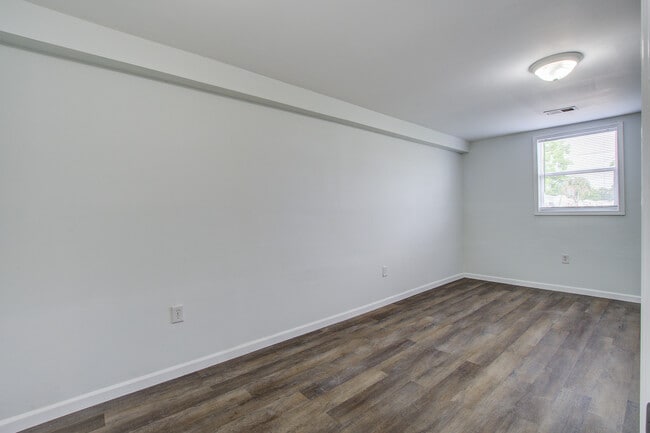 Building Photo - 2325 Elegans Dr