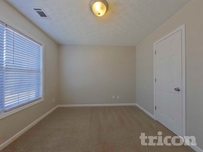 Building Photo - 224 Stone Creek Dr