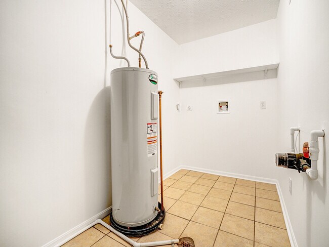 Building Photo - 1086 Pennington Ct