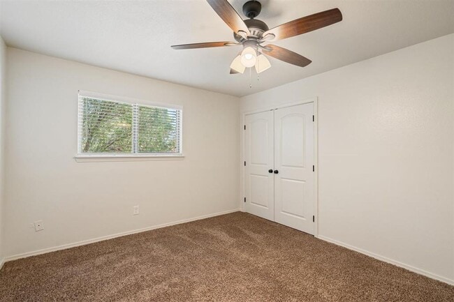 Building Photo - 111 Rhonda St