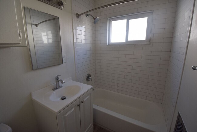 Building Photo - 11054 Otsego St