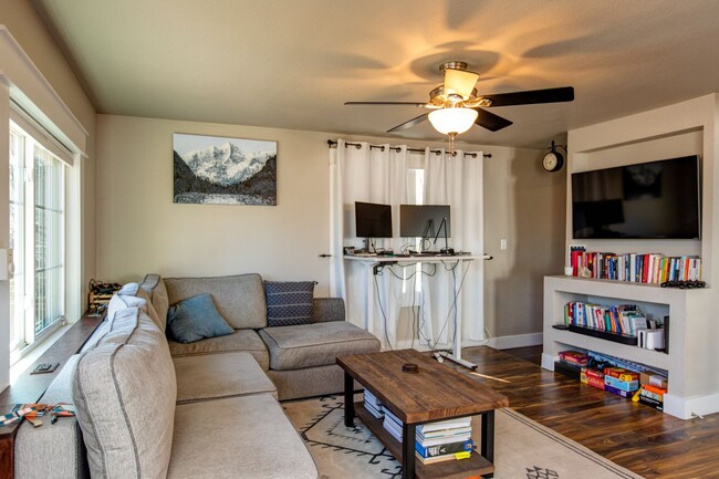 Building Photo - Stunning Remodeled Downtown Craftsman 3BD ...
