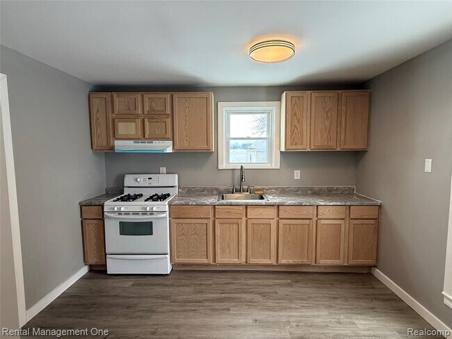 Building Photo - 276 E Chicago Blvd