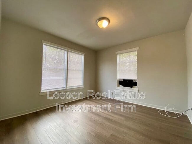 Building Photo - 2632-2634 Foster St