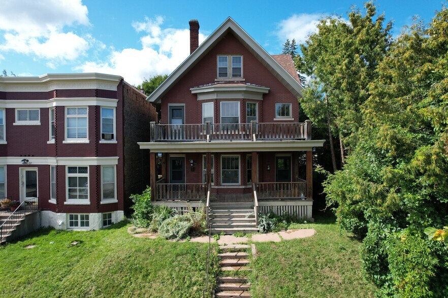 Building Photo - 1111 E 4th St