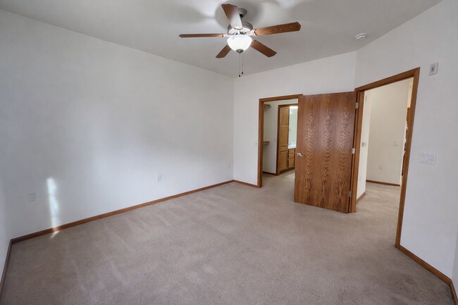 Building Photo - 101 Elliot Lane-208