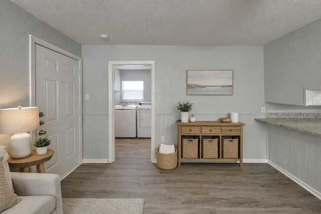 Building Photo - 3BR/2BA Pet-Friendly Home in Westworth Village | Fenced Yard & Garage