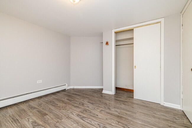 Building Photo - 6511 W Higgins Ave