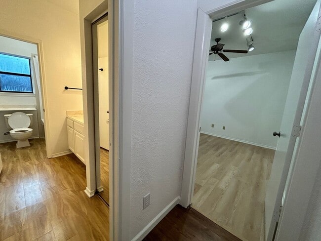 Building Photo - 1007 Dandelion Dr