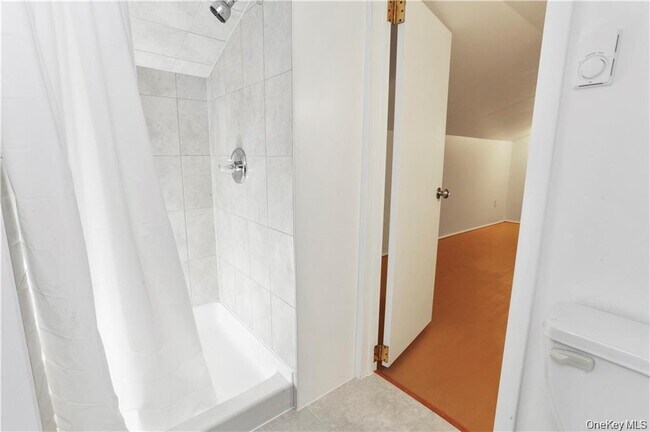 Building Photo - 4 1st St