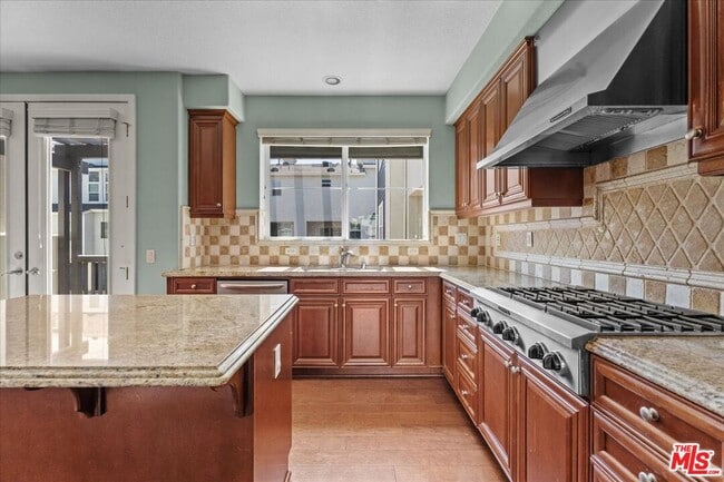 Building Photo - 6010 S Celedon Creek