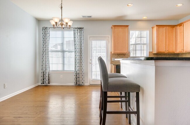 Building Photo - "Charming 3-Bedroom Home with 2 Full Baths in Beautiful Belmont!"