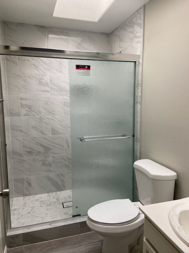 Building Photo - A Special 2 bed 2 bath Condo overlooking C...