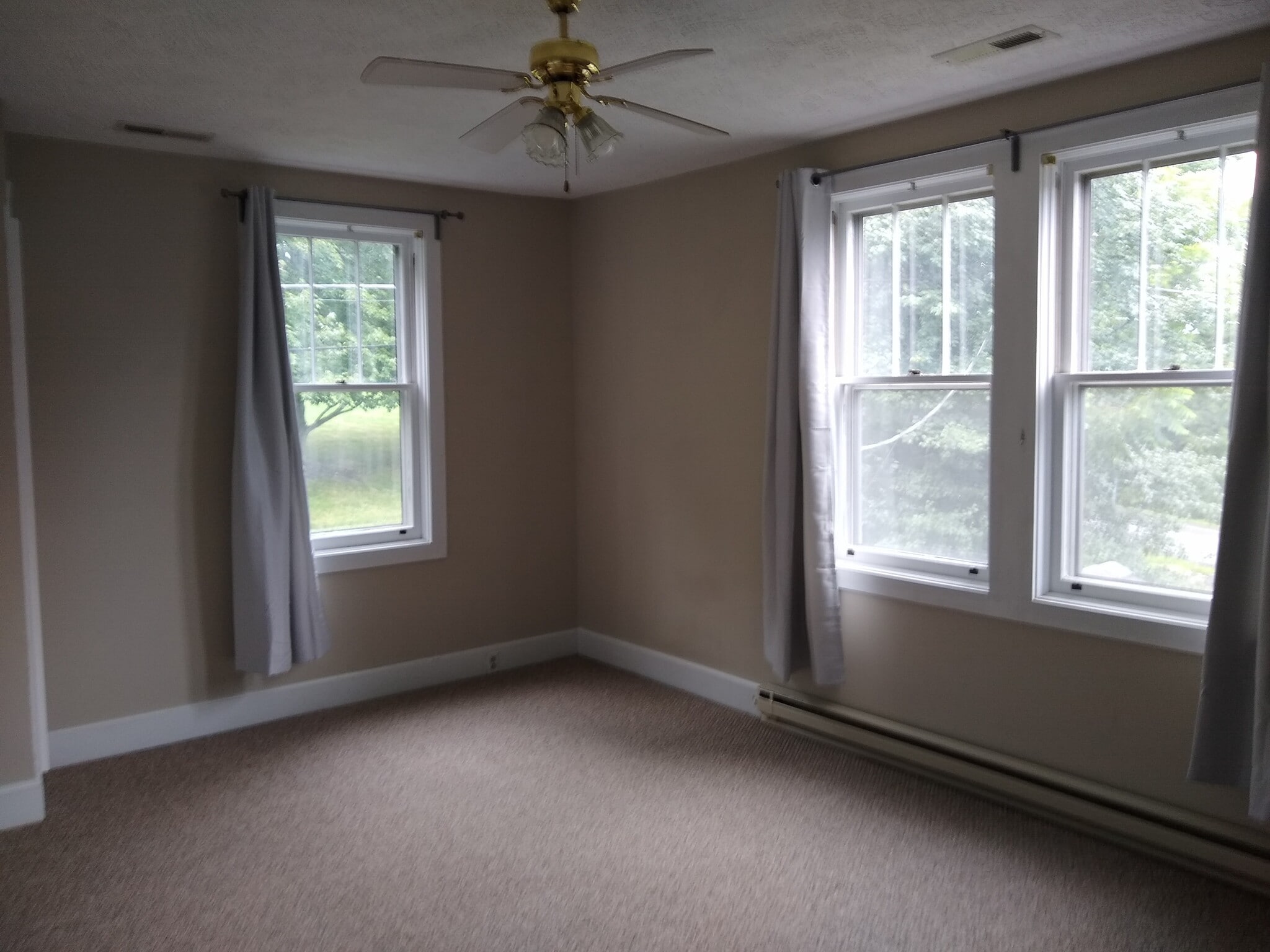 Building Photo - 1726 Washington St E