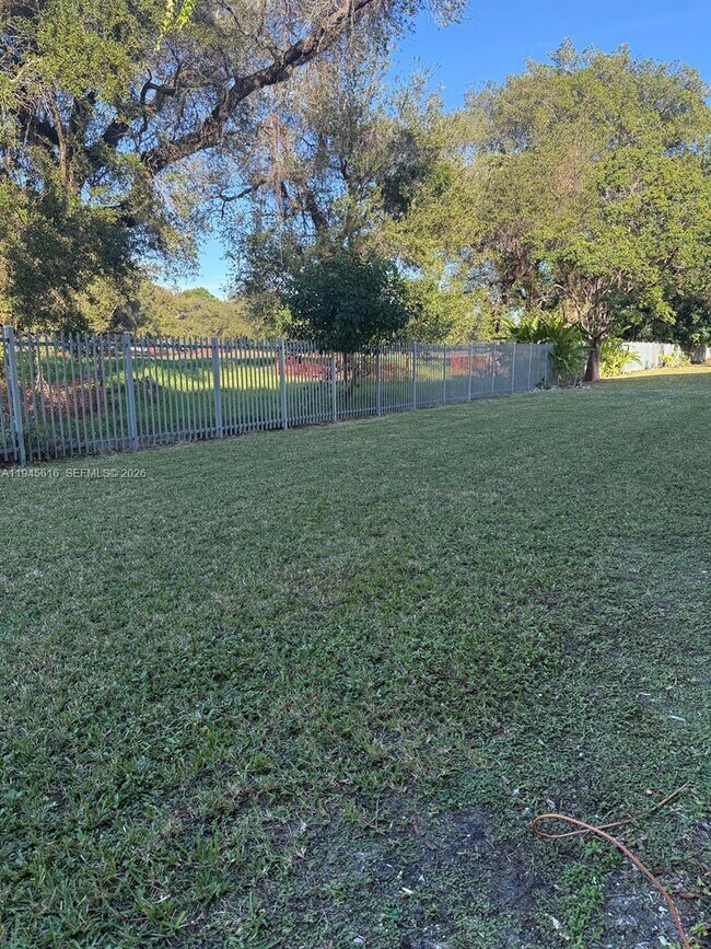 Building Photo - 1201 NE 191st St