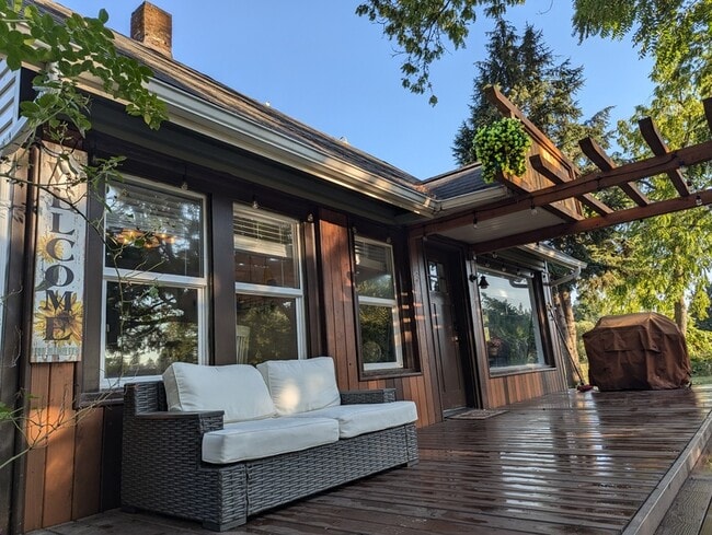 Building Photo - 19105 NE 112th Ave