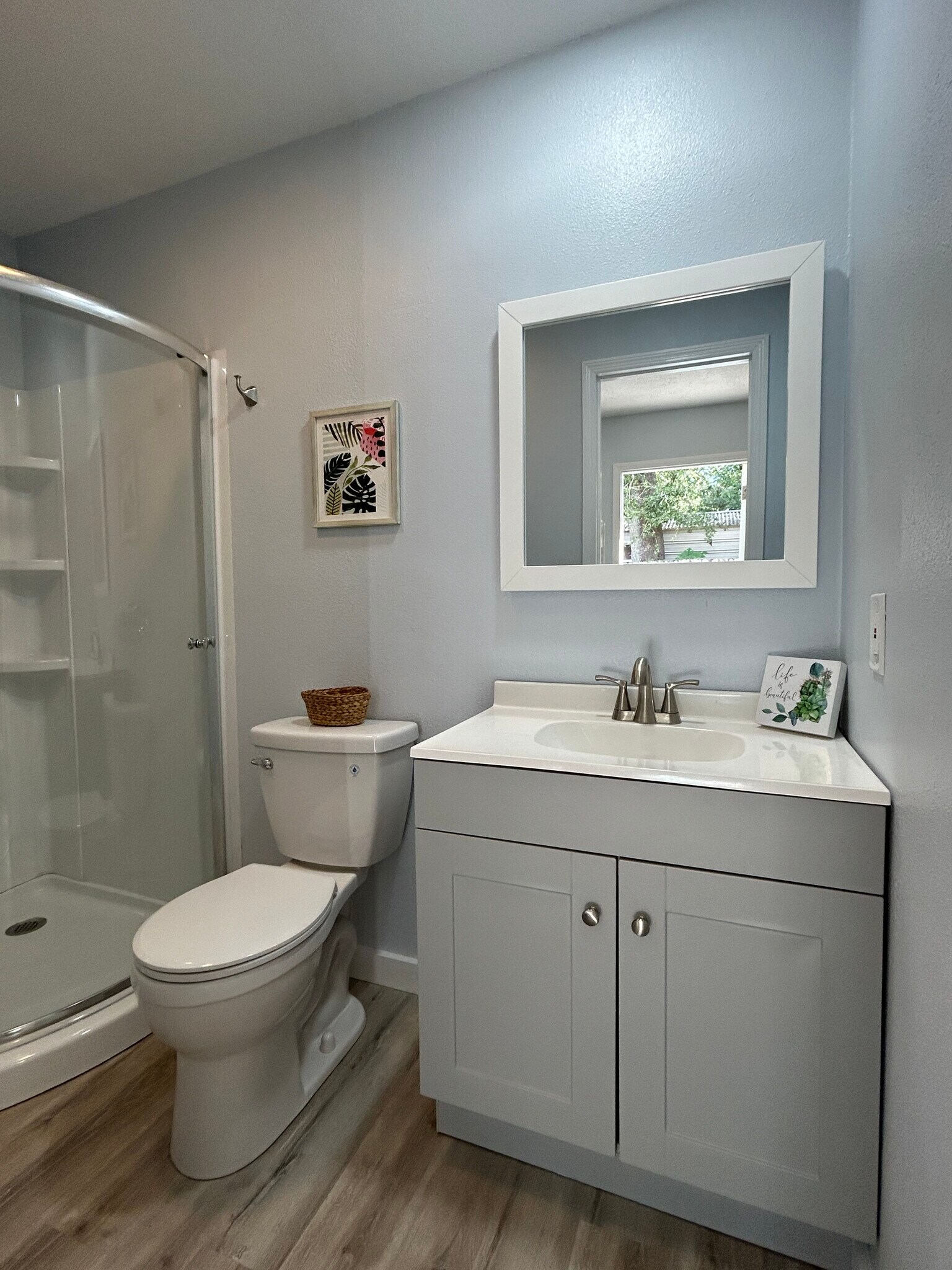 Building Photo - 3219 Roscoe Ave