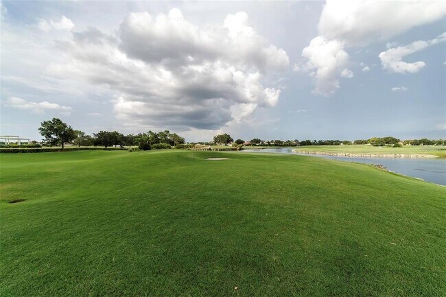 Building Photo - 10124 Malpas Point