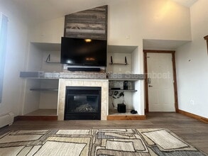 Building Photo - 3305 Columbine Dr