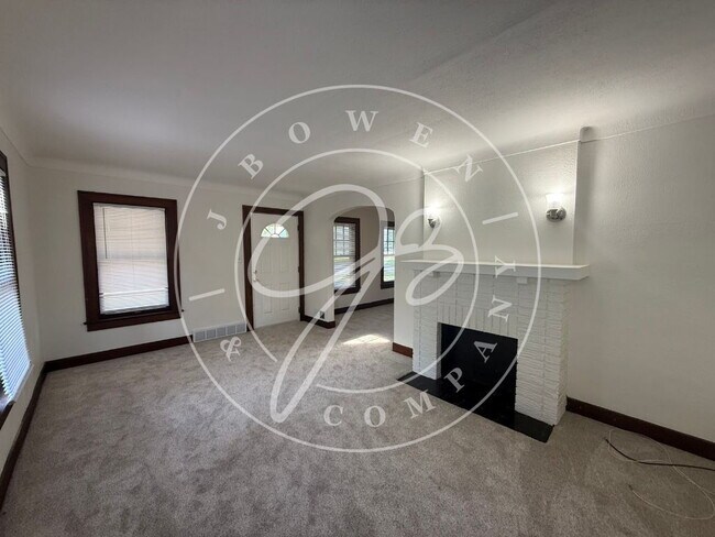 Building Photo - "Charming 3-Bedroom Home in Toledo with Spacious 1162 Sq. Ft. Layout – Your Perfect Retreat Awaits!"