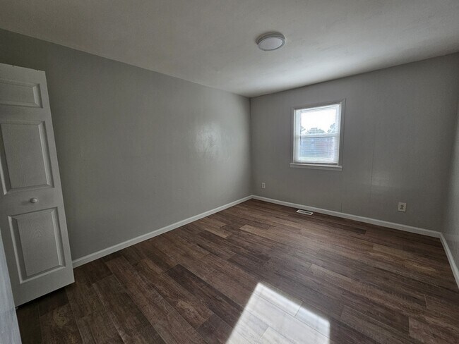 Building Photo - 723 Atterbury Ct