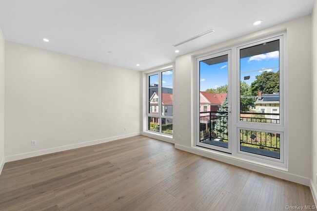 Building Photo - 312 Fenimore St