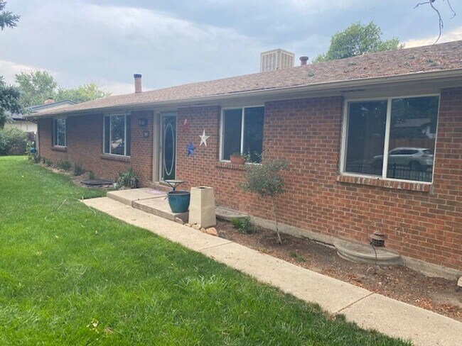Building Photo - 4 Bedroom &  3 Bath Brick Ranch - $300 off first month's rent if Lease signed by 9/1