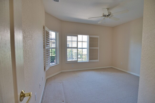 Building Photo - Annual Unfurnished Villa, 2 Bedrooms, 2 Ba...