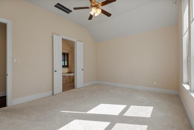 Building Photo - 11231 Dunstan Hill Dr