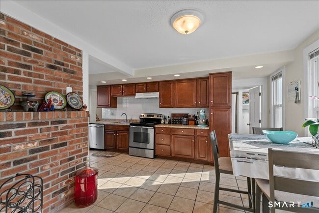 Building Photo - 17 Clinton St