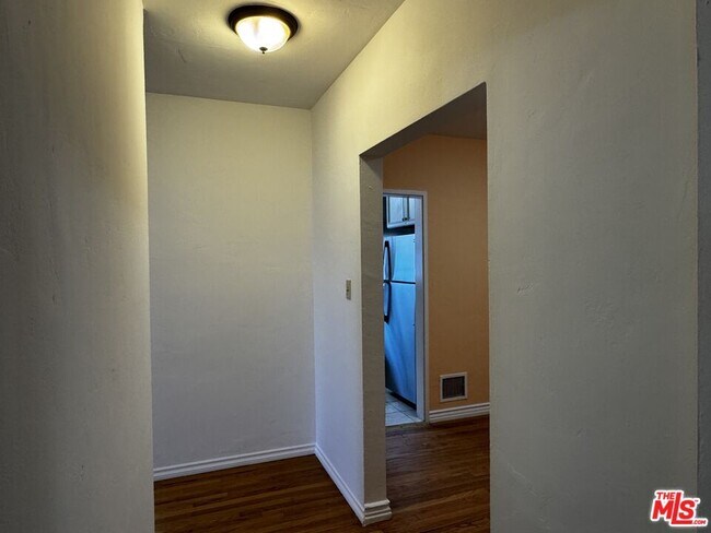 Building Photo - 1242 Edris Dr