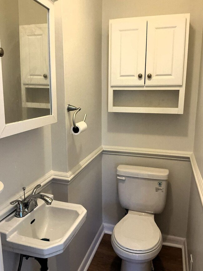 Building Photo - 604 Erford Rd