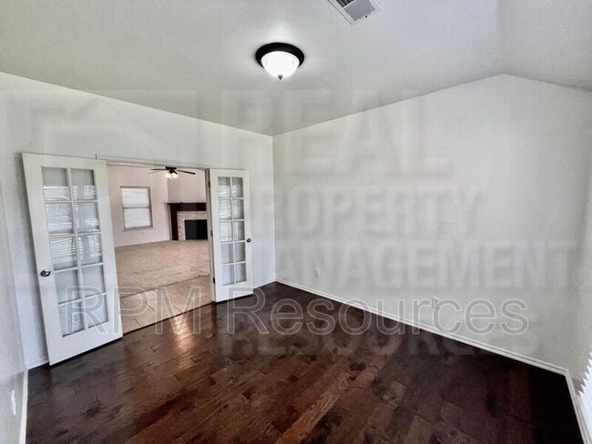 Building Photo - 10913 SW 30th St