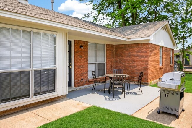 Building Photo - 2420 Haddington Rd