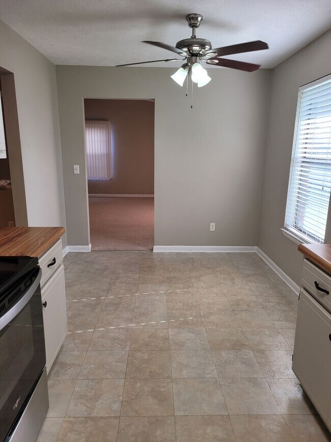 Building Photo - Callaway 3 bedroom 2 bath home with 2 car ...